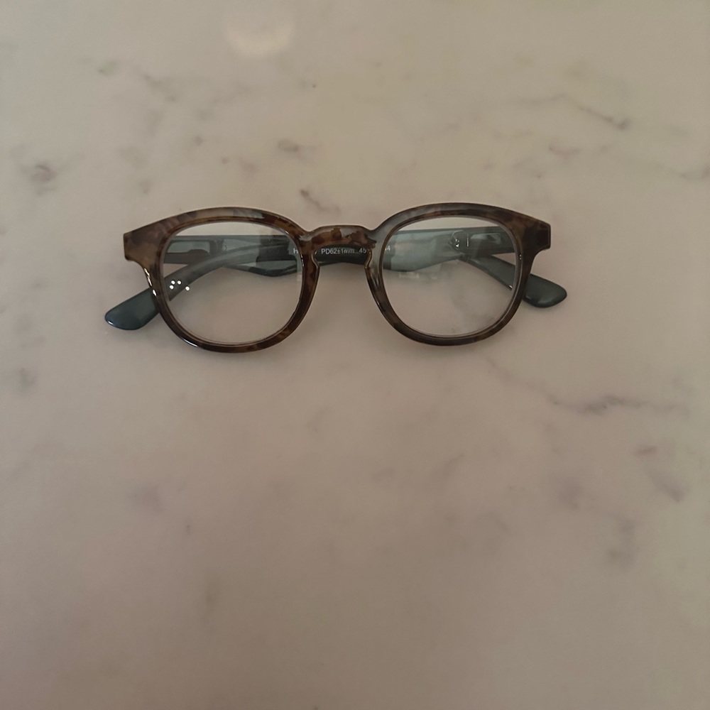 Great condition reading glasses. +2.50 48-15 turtle green